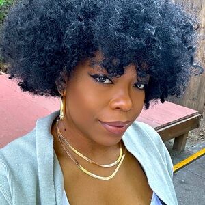 Meet your Posher, Carletta